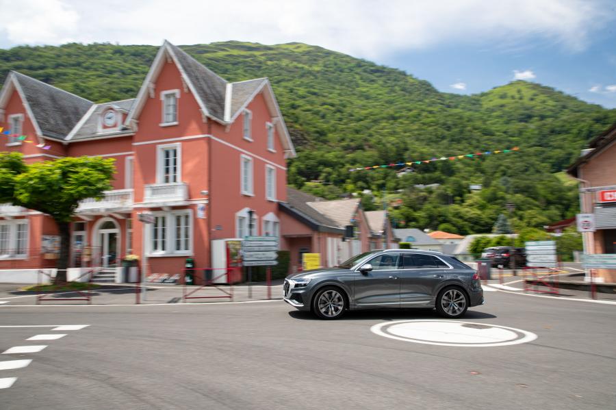  Audi SQ8 TDI 2019 года  (WW) (фото 46 из 79)